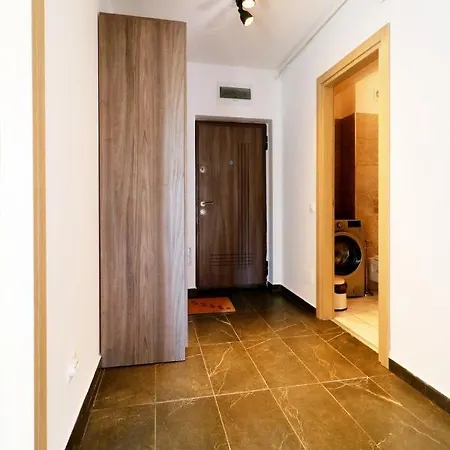 Maia Apartment *