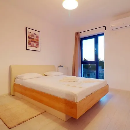 Maia Apartment *